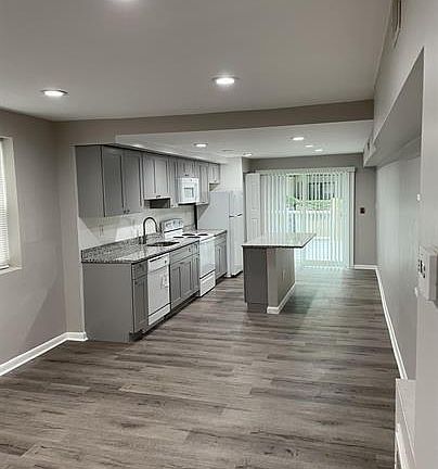 3rd image of 802 S 10th St #11085371