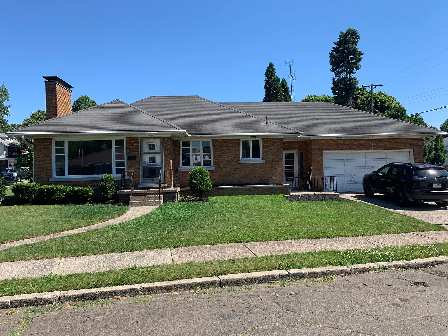 2 bed, 1.5 bath, 1300 sqft, $1,950 — Photo 1