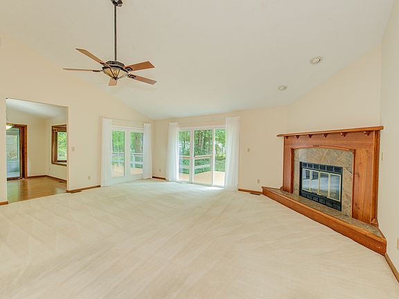 3rd image of 8939 Woodacre Ln