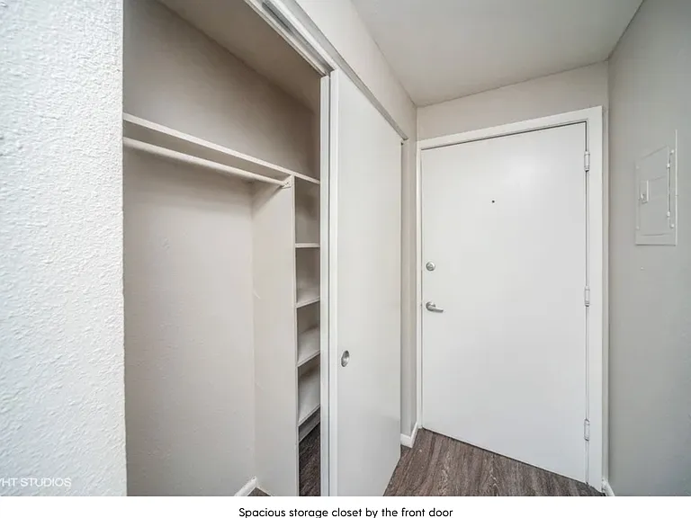 Bellaire Apartment Homes — Photo 12