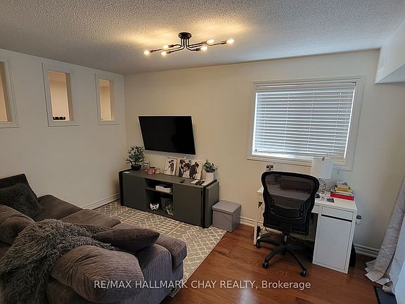4th image of 47 Ferndale Dr S #4