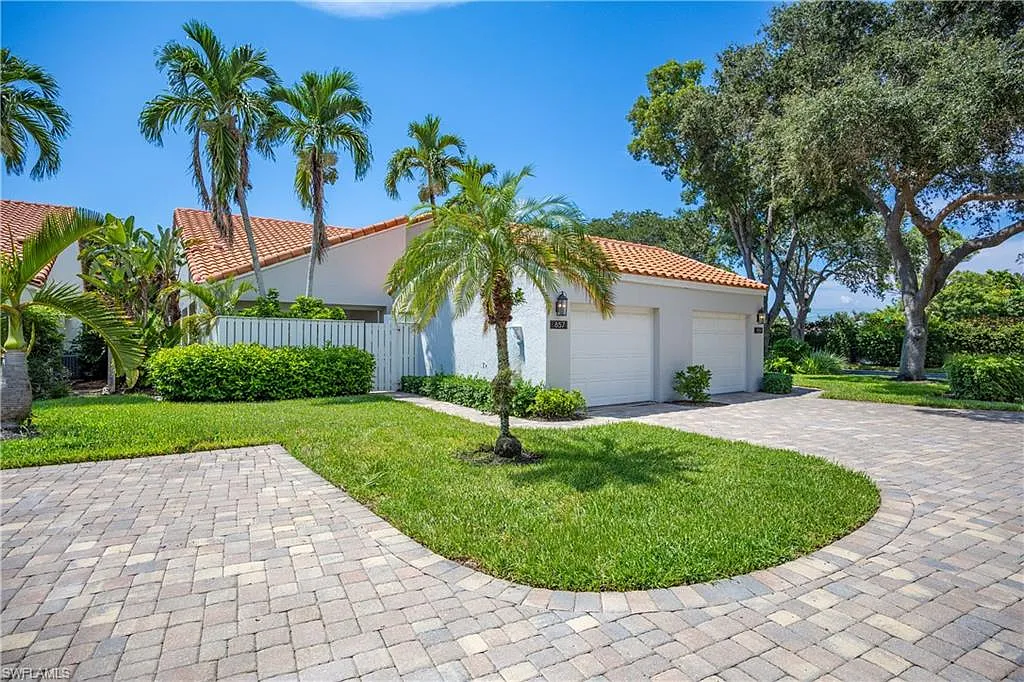 2 bed, 2.0 bath, 1359 sqft, $3,900 — Photo 1