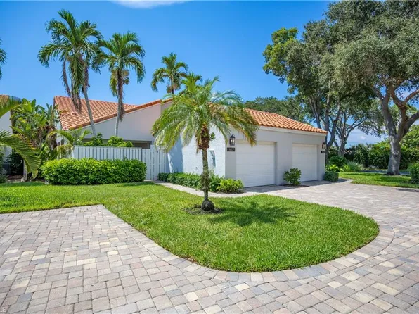 857 Reef Point Cir, Naples, FL 34108