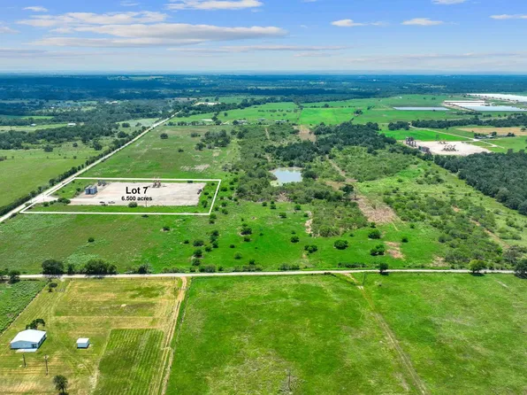 7 County Road 402, Flatonia, TX 78941