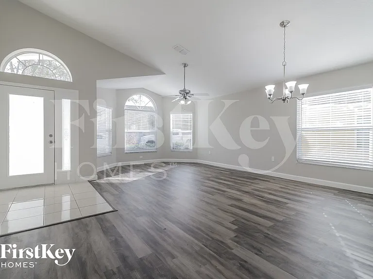 14844 Lady Victoria Blvd — Photo 2