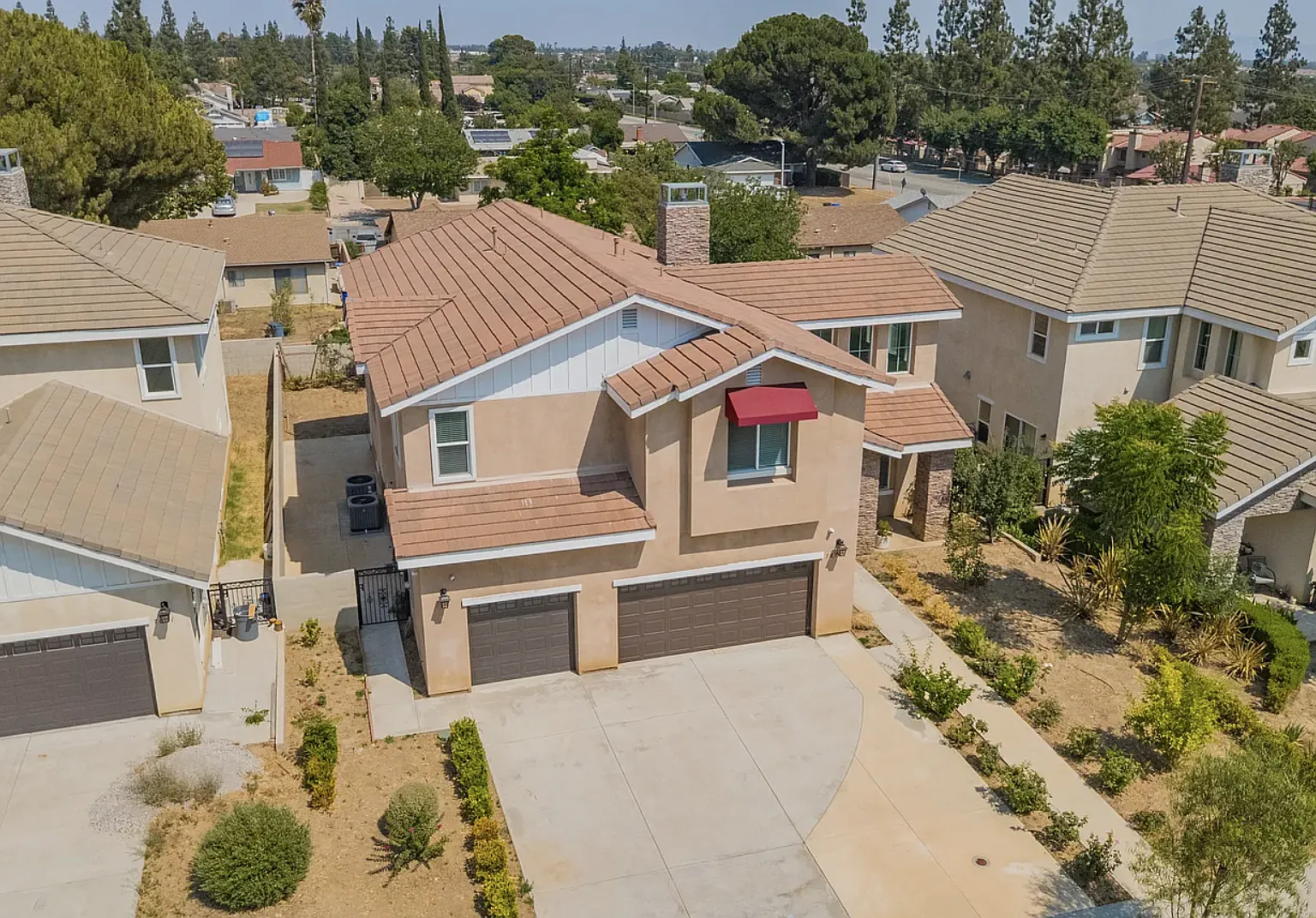 4 bed, 3120 sqft, $4,500 — Photo 3