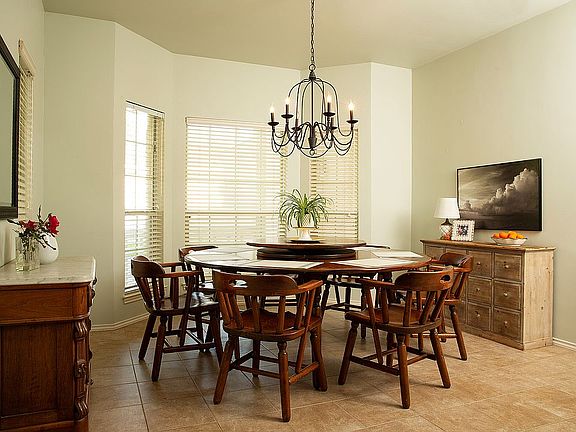 5th image of 224 Oak Knoll Cir