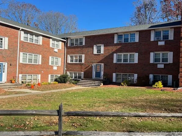 39 Briarwood Lane APT B, Branford, CT 06405