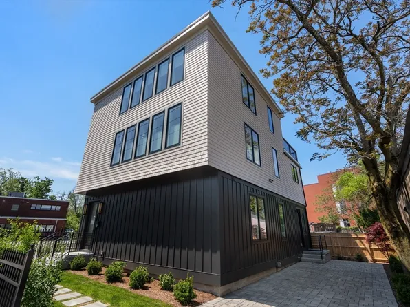 17 Smith Pl, Cambridge, MA 02138