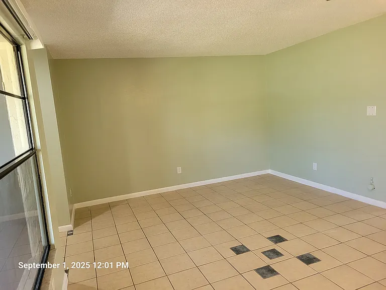 2329 SE 6th Ln #A — Photo 4