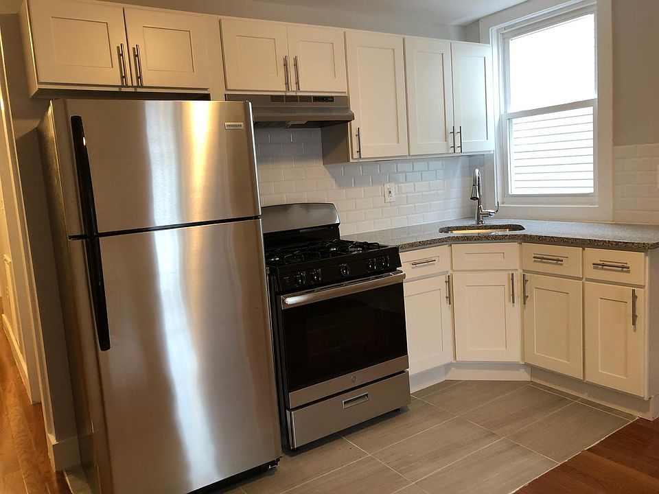 2nd image of 383 Chadwick Ave #2R