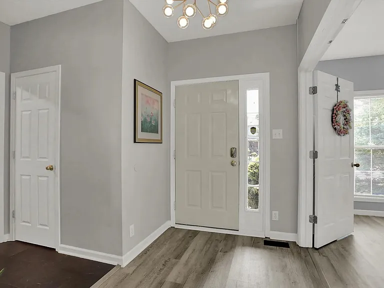 5398 Baltimore Ct — Photo 2