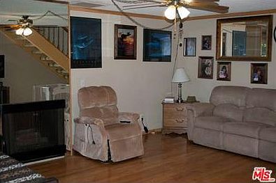 5th image of 16735 Vanowen St