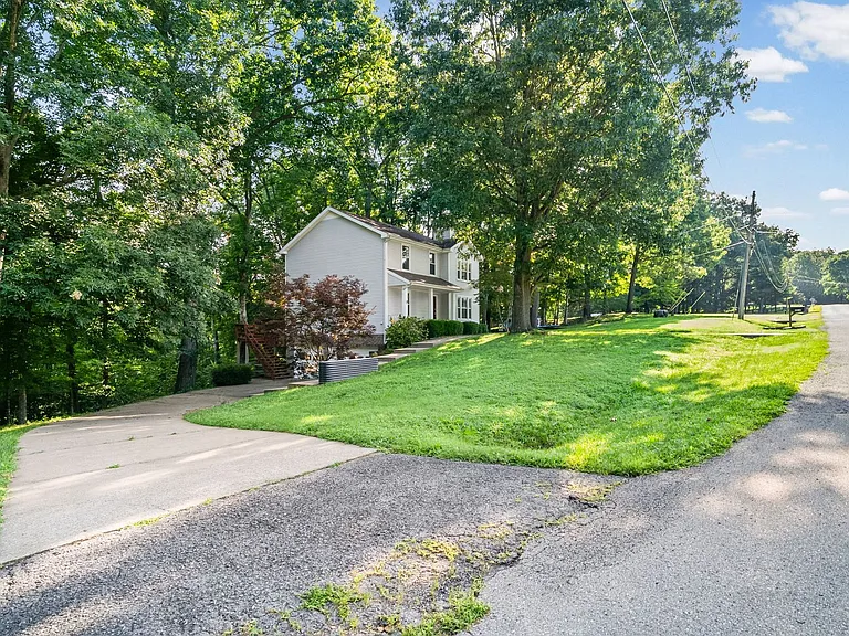 2861 Brothers Rd — Photo 35