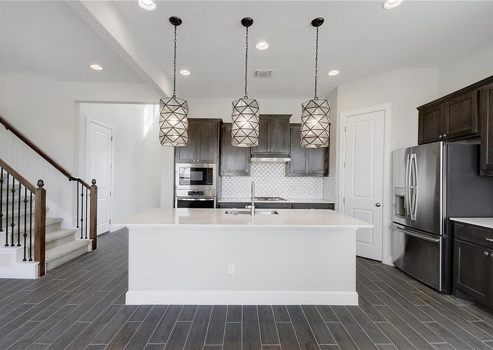 1st image of 184 Autumn Wood Ln