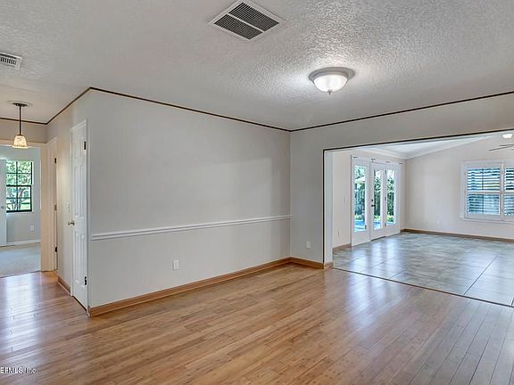 4th image of 605 Alhambra Ln N