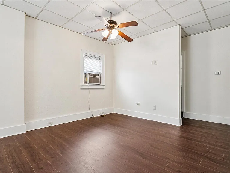 221 Center St — Photo 8