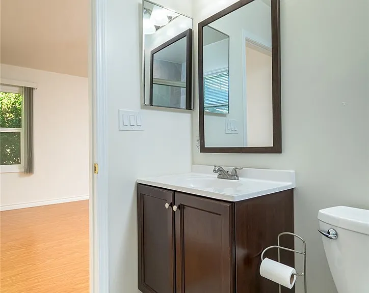 2111 N Verdugo Rd — Photo 38