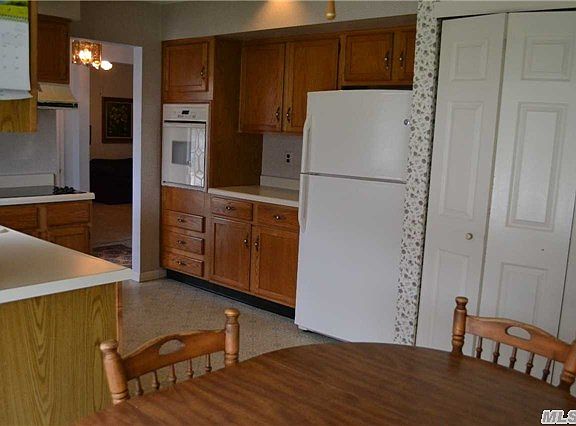 3rd image of 74 Hearthside Dr