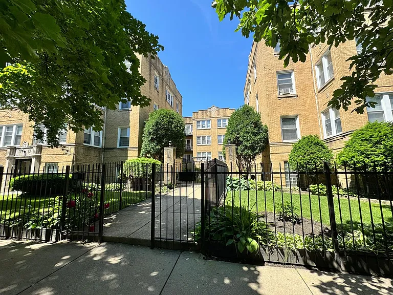 4904-08 N Saint Louis Ave #2S — Photo 11