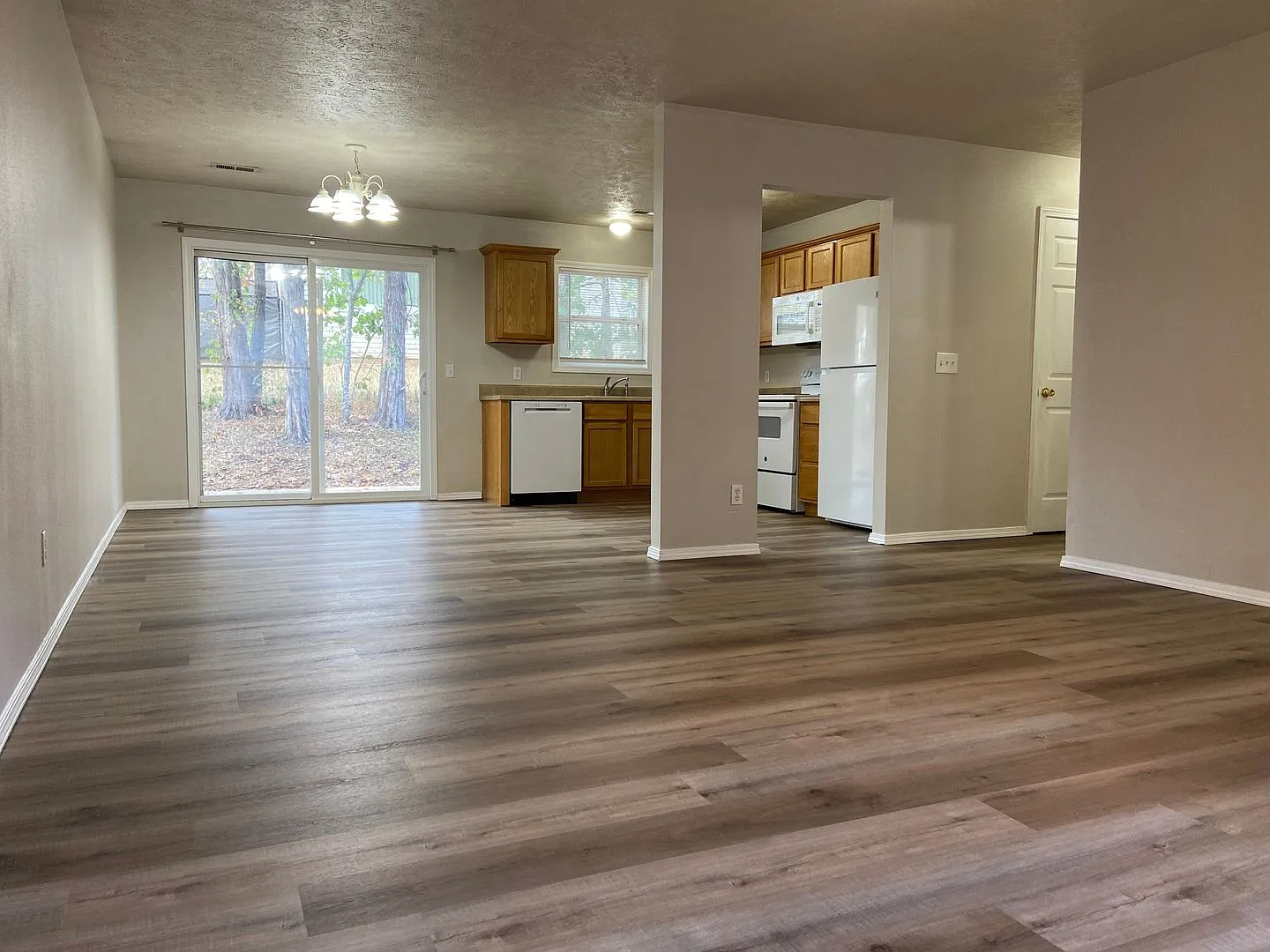 Single-Family Home in Merriam Woods — Photo 3