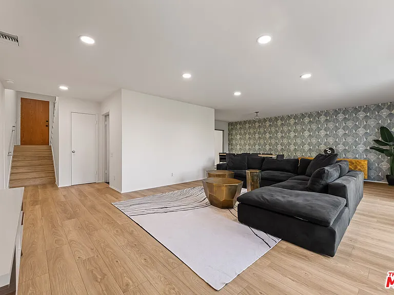 3500 W Manchester Blvd #462 — Photo 4