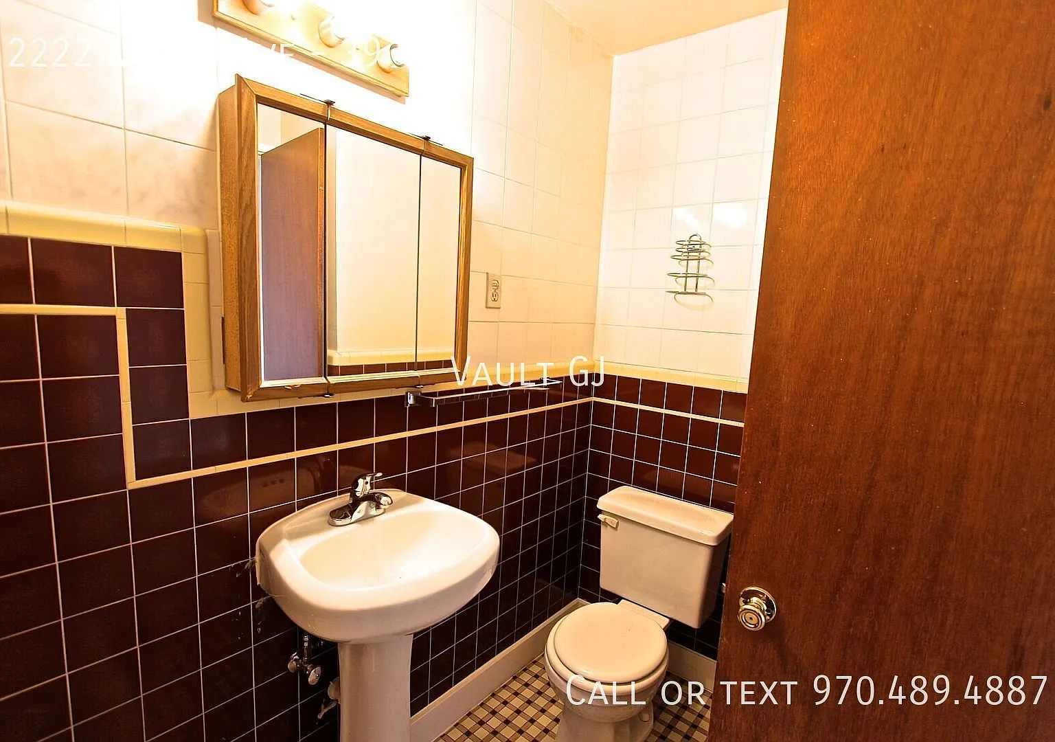 All utilities included Garden Style Studio apartment w/ Kitchenette — Photo 3