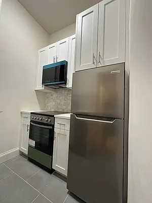 Rented by Peter R. Hungerford, LREB | media 10
