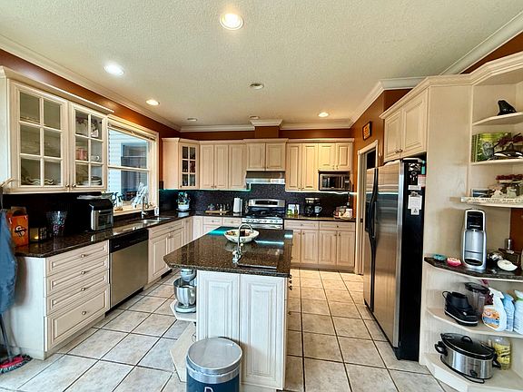 4th image of 3267 Roncastle Rd