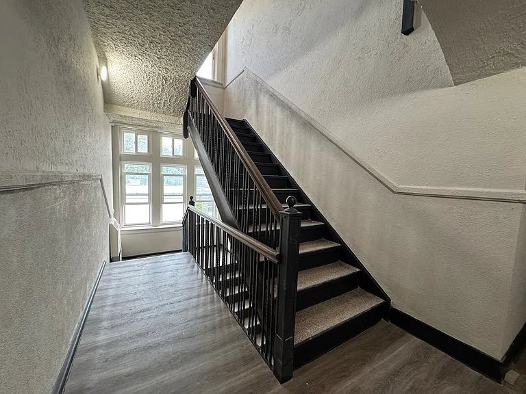 74 Shepherd St W #9 — Photo 11