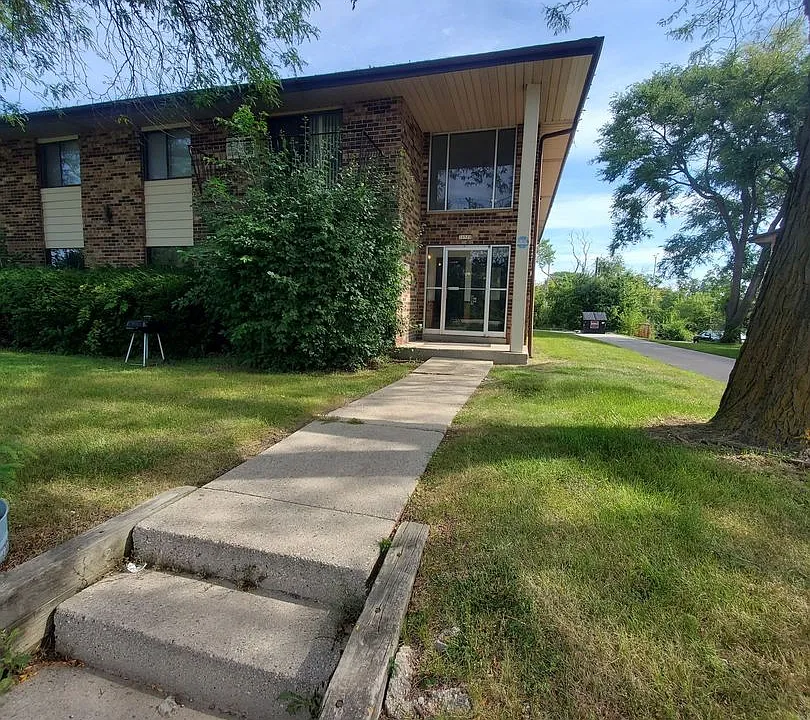 10500 W Fond Du Lac Ave. (12 Unit)