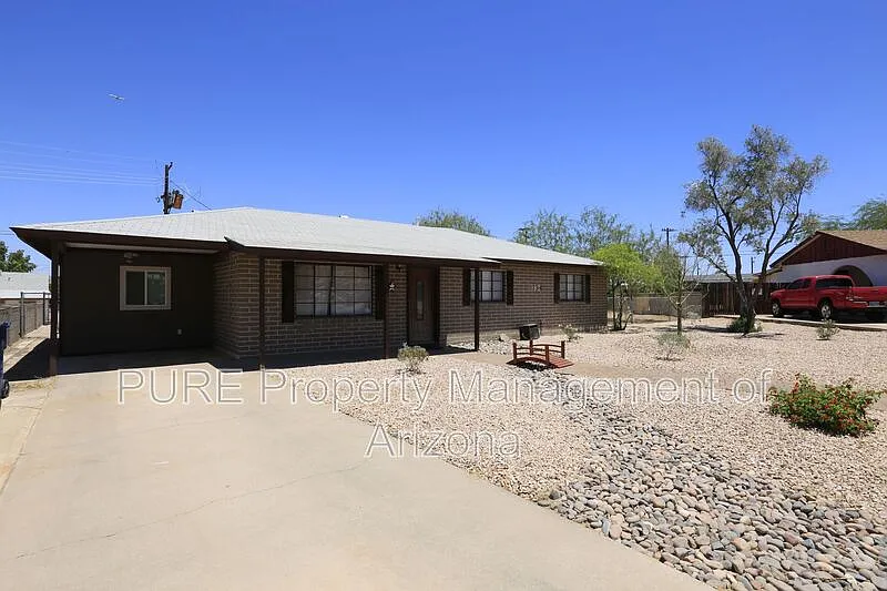 3 bed, 2.0 bath, 1232 sqft, $1,995 — Photo 2