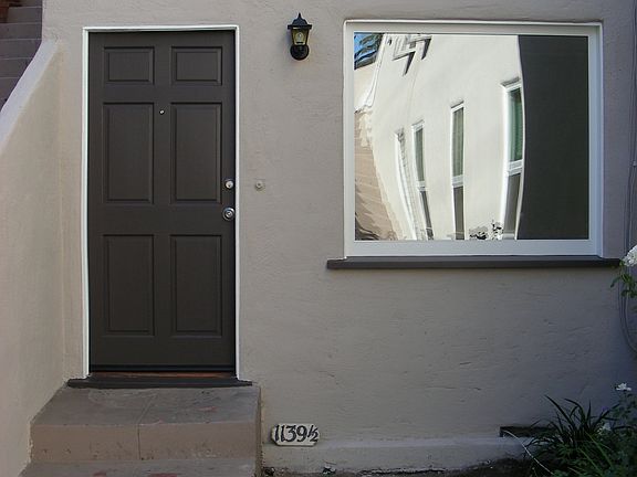 2nd image of 1139 1/2 S Oakhurst Dr