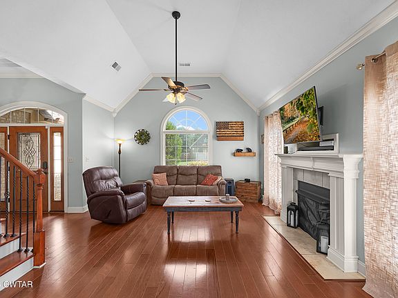 3rd image of 29 Brookwood Dr