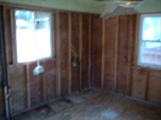 2nd image of 1021 Van St