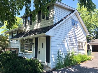 3915 N Adams St, Westmont, IL