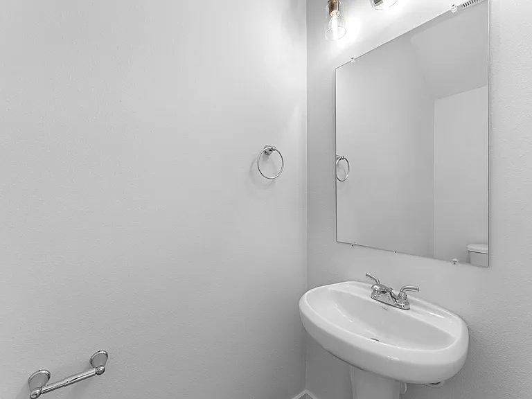 21611 Alberta Forest Cir — Photo 7