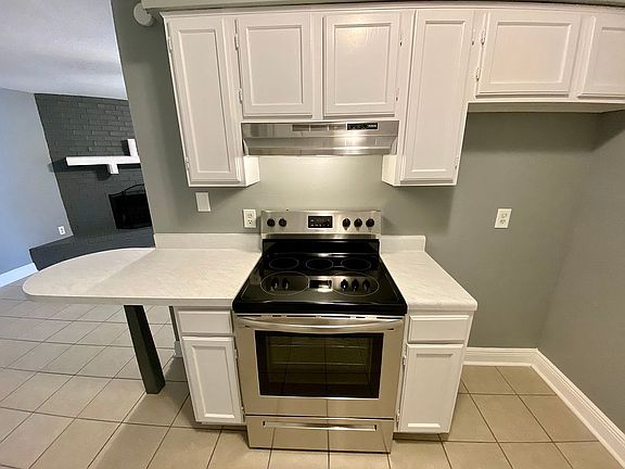 5th image of 355 Woodland Dr