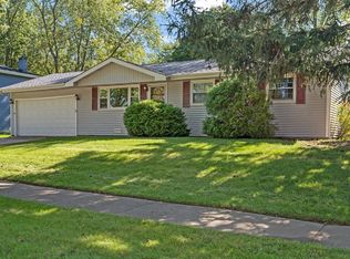 1305 Rita Ave, St Charles, IL 60174