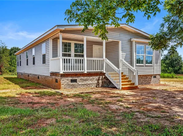 37 Golden Acres Dr, Honea Path, SC 29654