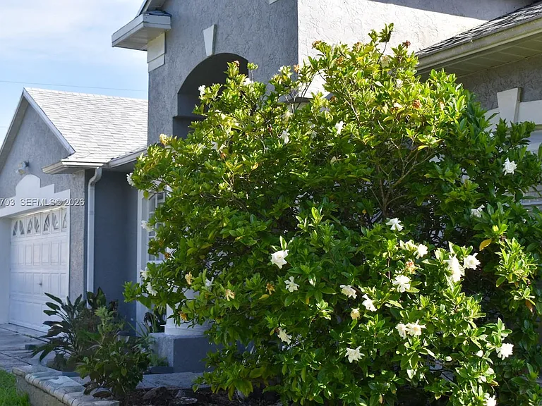 1834 SW Gemini Ln — Photo 37