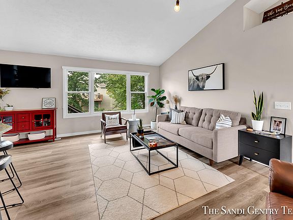 5th image of 10249 Lynwood Ln