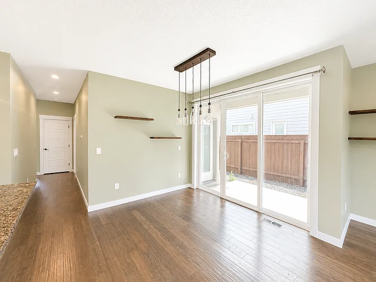 1634 S Oakland Ave — Photo 7