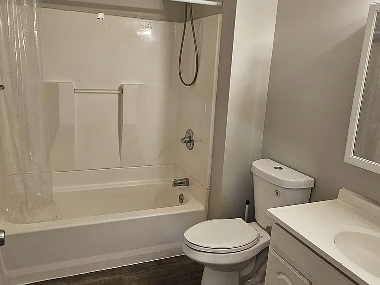 166 Cedar St #2 — Photo 6