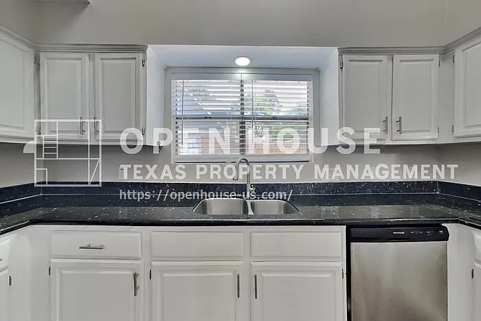 3806 Village Oaks Dr — Photo 8