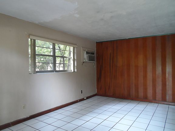 2nd image of 1121 NE 23rd Ave