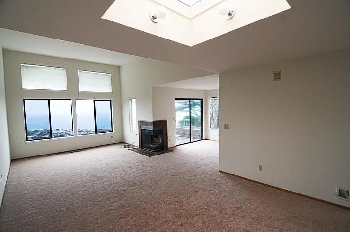 Beachview Ave — Photo 2