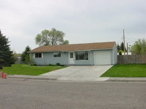 3660 E Vaughn St, Ammon, ID 83406