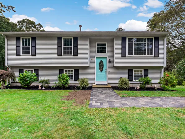 374 Gardiner Rd, Richmond, RI 02892