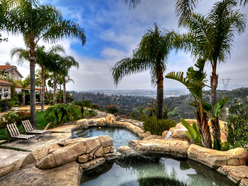 1st image of 706 S Canyon Mist Ln